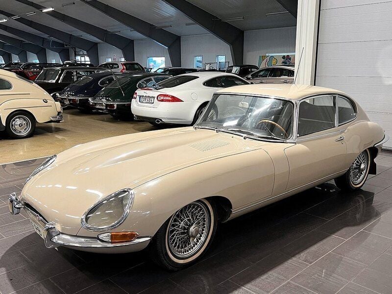 Begagnad Jaguar E-Type 269 HK (197 kW) 1967 Grå Sportkupé