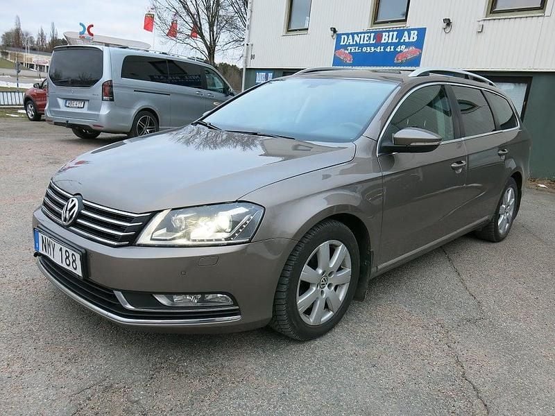 Brun Begagnad 2011 VW Passat GT Kombi | 39 999 kr (Superpris) - Bild 1/4
