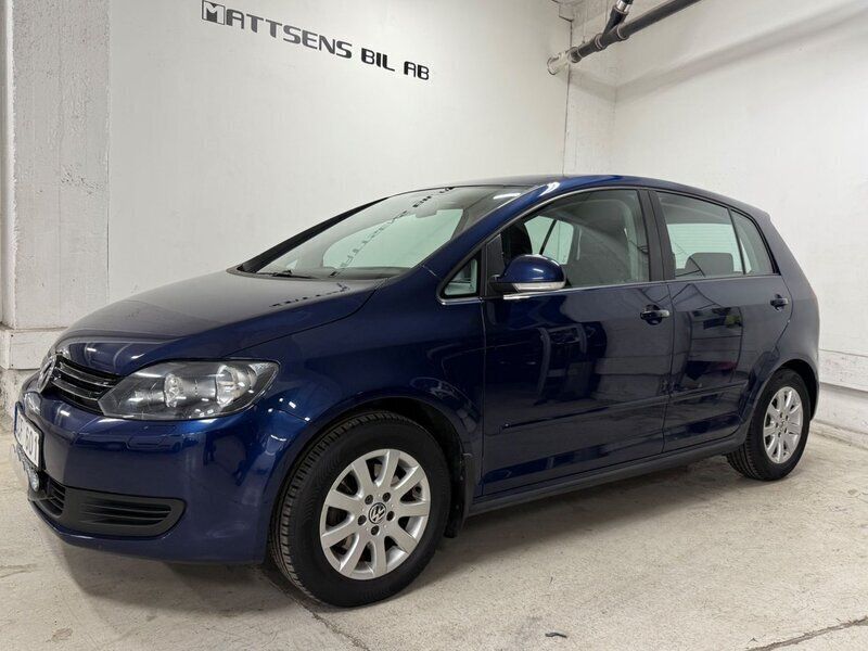 Mörkblå Begagnad 2012 VW Golf VII Halvkombi | 99 900 kr (Bra pris) - Bild 1/4