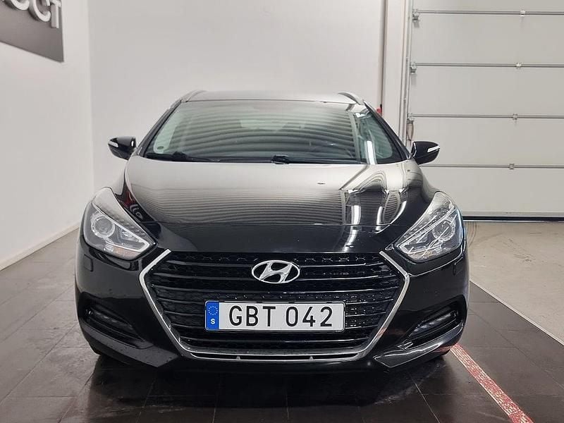 Begagnad Hyundai i40 141 HK (103 kW) 2015 Svart Kombi