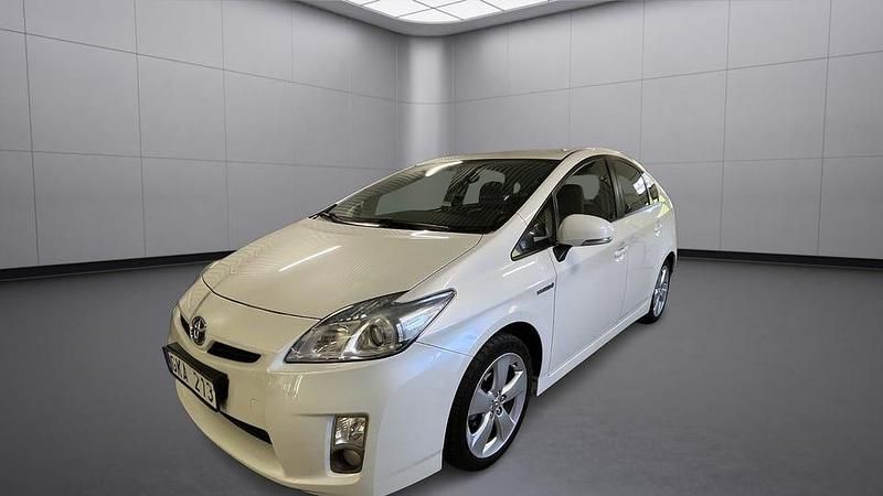 Vit Begagnad 2009 Toyota Prius Halvkombi | 92 800 kr (Marknadspris) - Bild 1/4