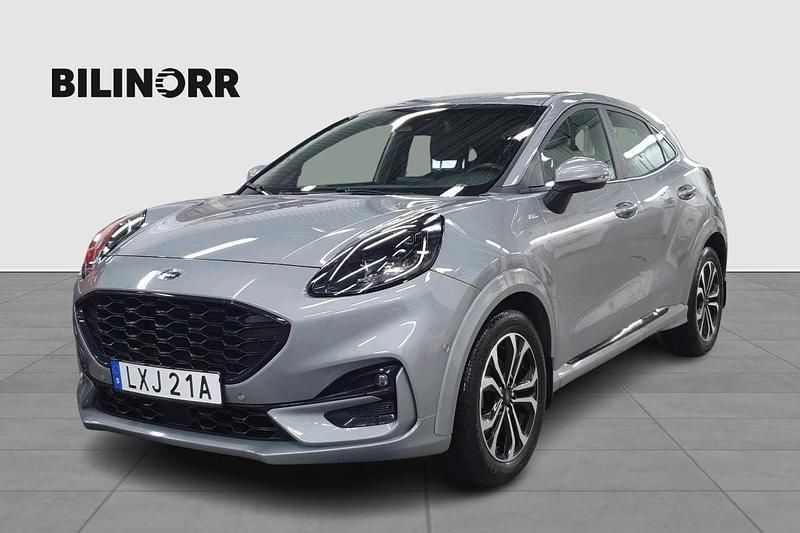 Grå Begagnad 2020 Ford Puma ST-Line SUV | 209 900 kr (Marknadspris) - Bild 1/4