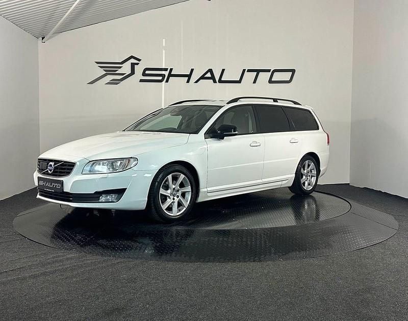 Vit Begagnad 2015 Volvo V70 Momentum Kombi | 139 900 kr (Lite dyr) - Bild 1/4