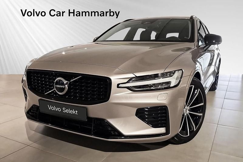 Grå Begagnad 2024 Volvo V60 Plus Kombi | 499 000 kr (Lite dyr) - Bild 1/3