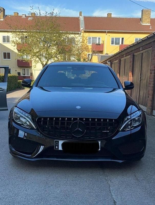 Svart Begagnad 2016 Mercedes C450 AMG AMG Sedan | 279 000 kr (Bra pris) - Bild 1/4