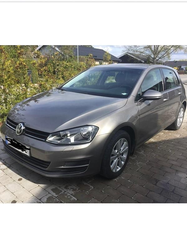 Limstone grey Begagnad 2014 VW Golf VII Halvkombi | 74 000 kr (Bra pris) - Bild 1/4