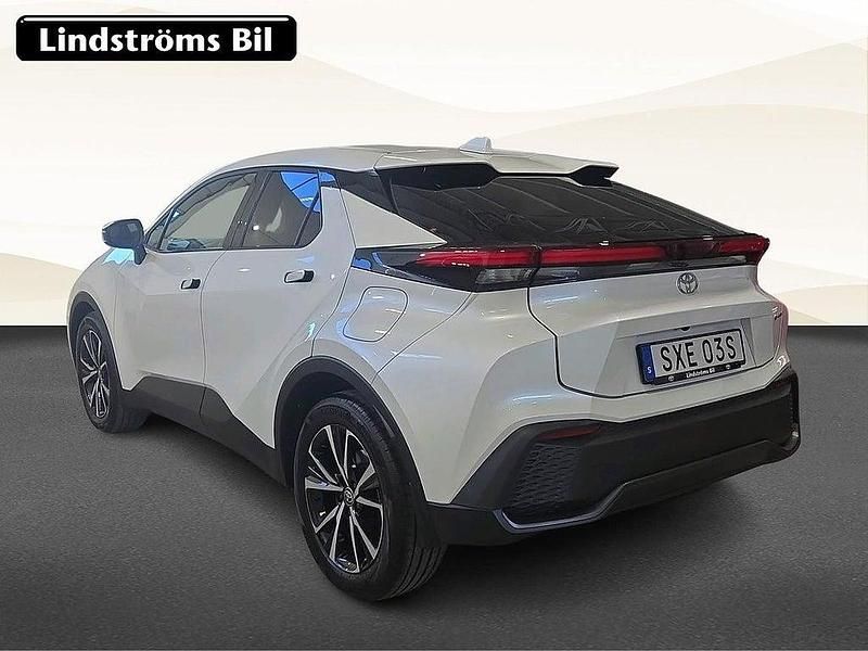 Begagnad Toyota C-HR Style 226 HK (166 kW) 2024 Vit SUV