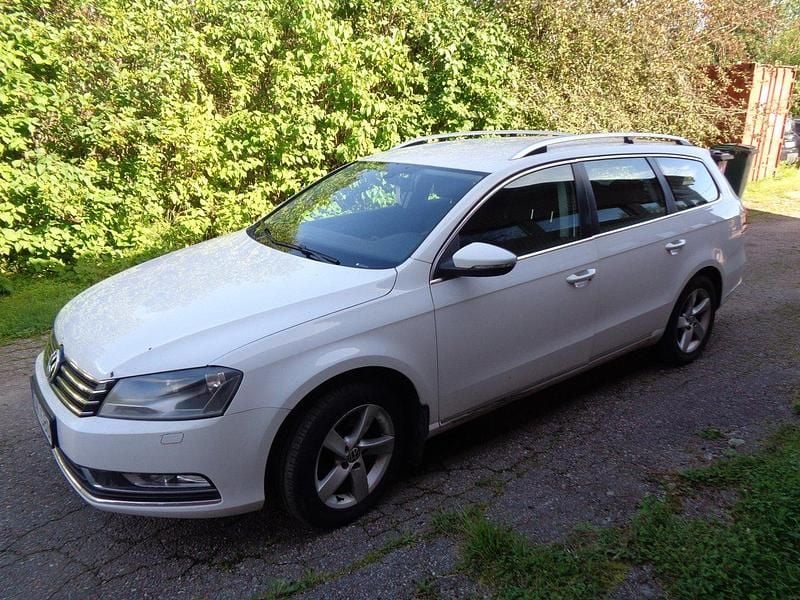 Vit Begagnad 2012 VW Passat Kombi | 50 000 kr (Superpris) - Bild 1/4