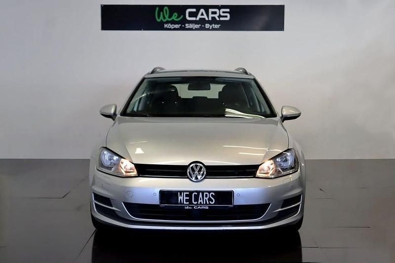 Begagnad VW Golf VII Style 110 HK (80 kW) 2016 Silver Kombi
