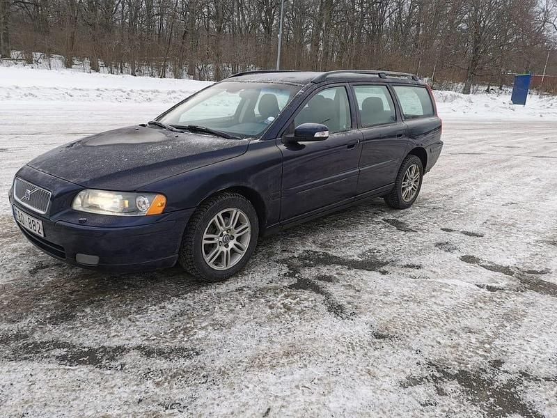Begagnad 2007 Volvo V70 Kombi | 22 500 kr (Marknadspris) - Bild 1/4