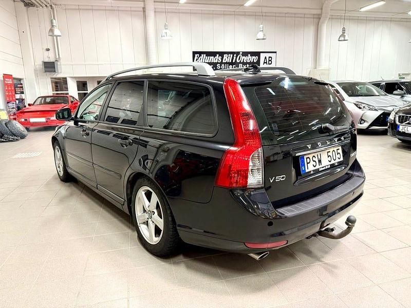 Begagnad Volvo V50 Standard 150 HK (110 kW) 2011 Svart Kombi