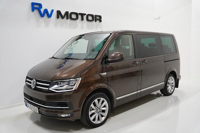 Brun Begagnad 2016 VW Multivan Highline Van | 388 900 kr (Marknadspris) - Bild 1/4