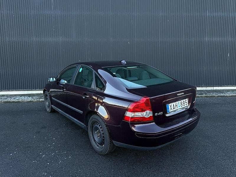 Begagnad Volvo S40 140 HK (102 kW) 2005 Röd Sedan
