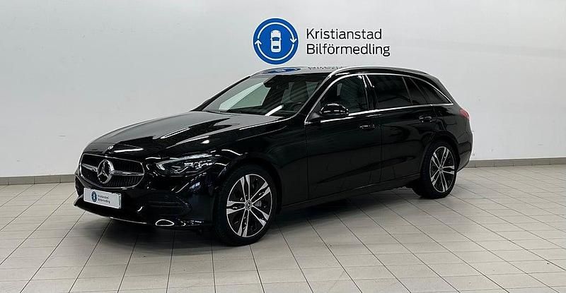 Svart Begagnad 2022 Mercedes C300e Avantgarde Kombi | 349 900 kr (Superpris) - Bild 1/4