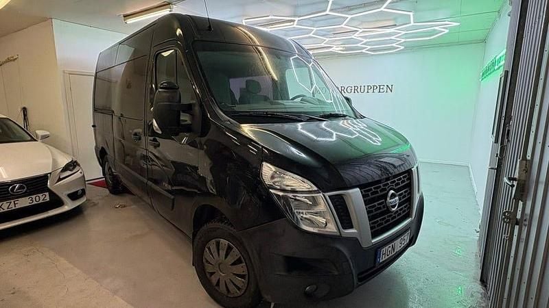 Svart Begagnad 2013 Nissan NV400 Van | 129 900 kr (Dyr) - Bild 1/4