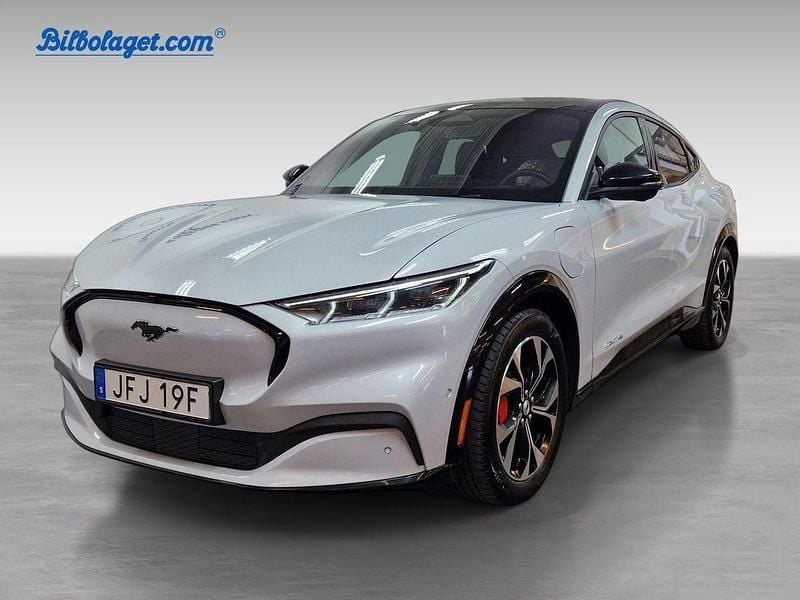 Vit Begagnad 2021 Ford Mustang Mach-E Standard Range SUV | 329 000 kr (Bra pris) - Bild 1/4