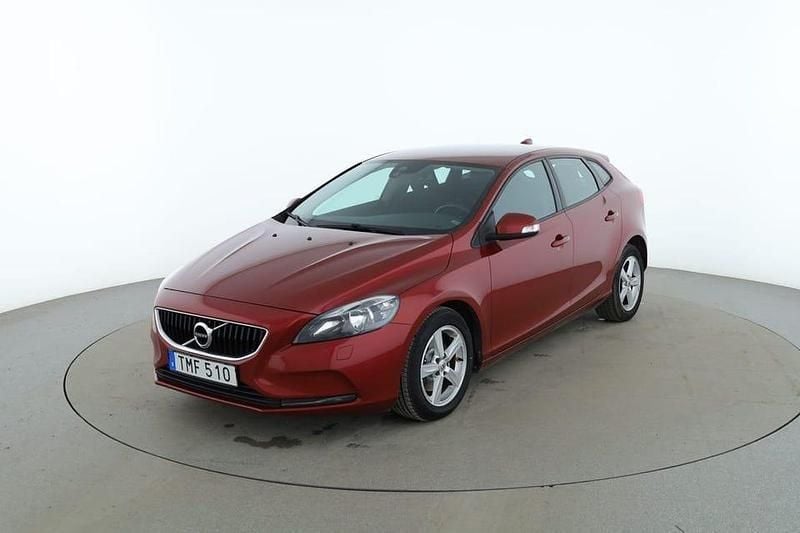 Röd Begagnad 2016 Volvo V40 Kinetic Kombi | 137 000 kr (Marknadspris) - Bild 1/4