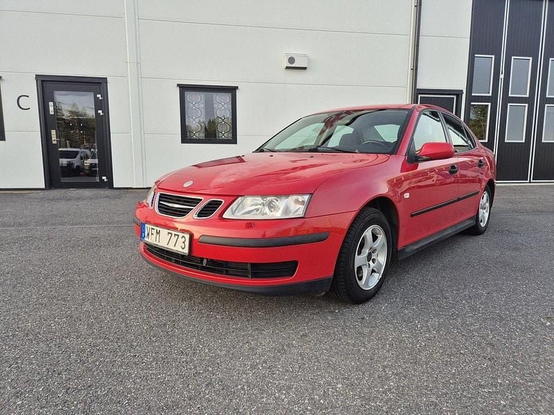 Röd Begagnad 2005 Saab 9-3 Linear Sedan | 24 900 kr (Marknadspris) - Bild 1/4