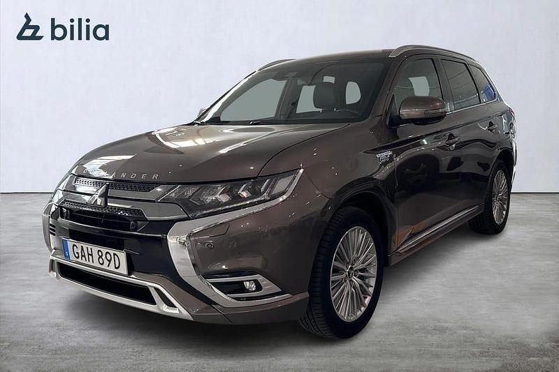 Brun Begagnad 2019 Mitsubishi Outlander SUV | 174 900 kr - Bild 1/3