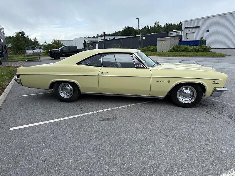 Begagnad Chevrolet Coupé Sport 330 HK (242 kW) 1966 Gul Sportkupé