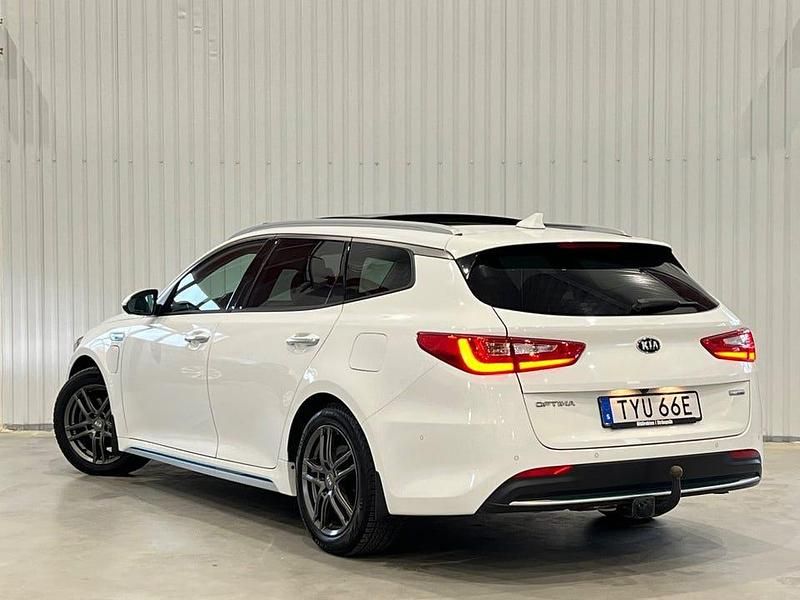 Begagnad Kia Optima Plus 205 HK (150 kW) 2019 Vit Kombi