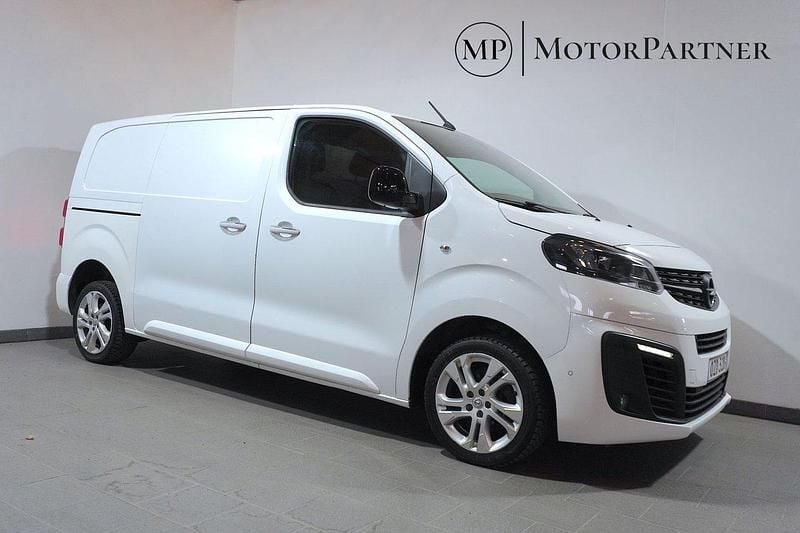 Vit Begagnad 2021 Opel Vivaro Van | 199 900 kr (Marknadspris) - Bild 1/4