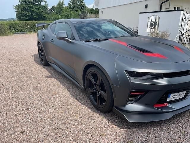 Vit Begagnad 2017 Chevrolet Camaro SS Sportkupé | 458 000 kr (Bra pris) - Bild 1/4