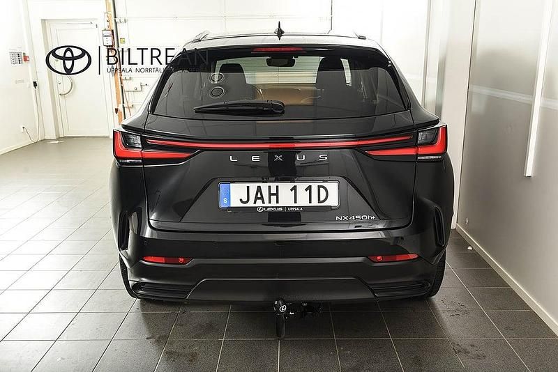 Begagnad Lexus NX450h+ Business Edition 306 HK (225 kW) 2023 Svart SUV