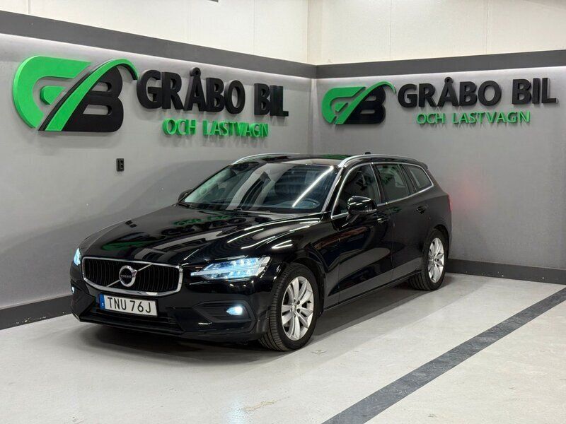 Svart Begagnad 2020 Volvo V60 Momentum Kombi | 244 900 kr (Bra pris) - Bild 1/4