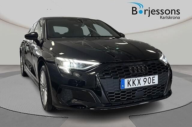 Brilliantsvart Begagnad 2023 Audi A3 Advanced Plus | 249 000 kr (Marknadspris) - Bild 1/4