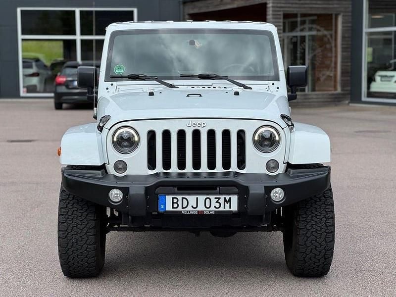 Begagnad Jeep Wrangler Unlimited Sahara 284 HK (208 kW) 2015 Vit SUV