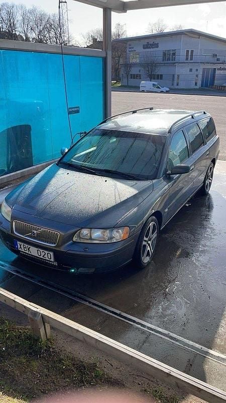 Grå Begagnad 2006 Volvo V70 Dynamic Kombi | 24 999 kr (Bra pris) - Bild 1/4