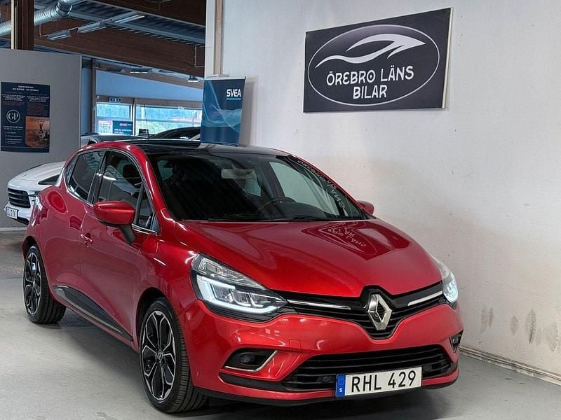 Röd Begagnad 2017 Renault Clio IV Halvkombi | 89 900 kr (Marknadspris) - Bild 1/4
