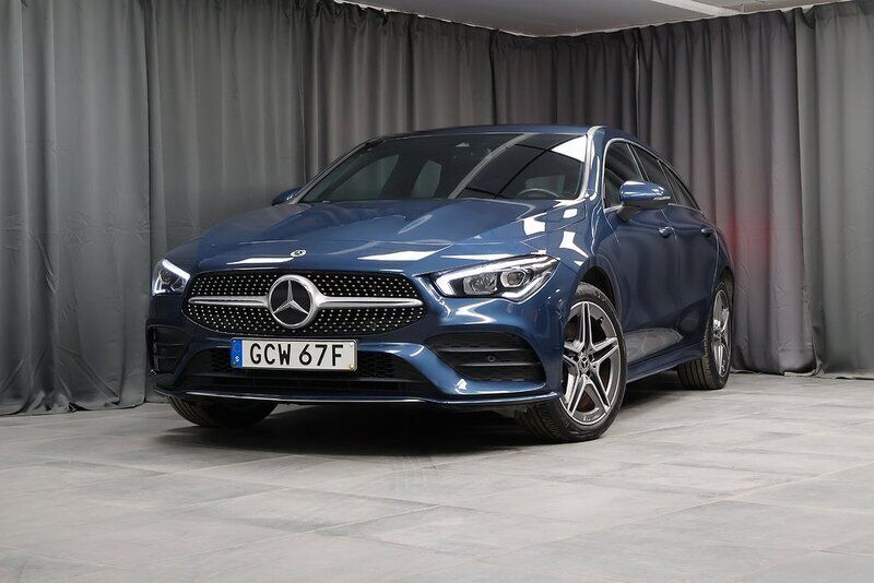 Blå Begagnad 2022 Mercedes CLA250e Advanced Plus Sedan | 369 000 kr (Lite dyr) - Bild 1/4