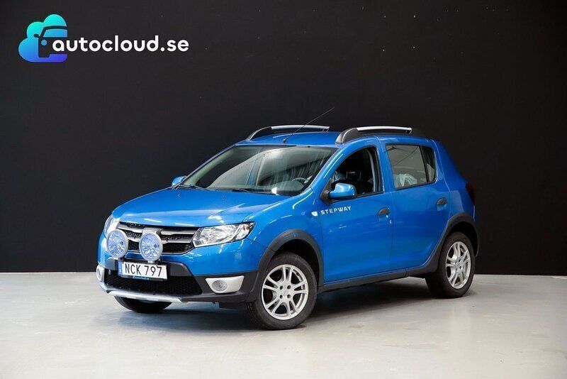 Ljusblå Begagnad 2016 Dacia Sandero Stepway Halvkombi | 104 800 kr (Marknadspris) - Bild 1/3