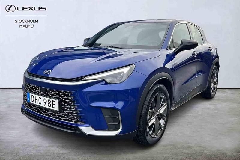 Blå Begagnad 2025 Lexus LBX SUV | 374 000 kr - Bild 1/1