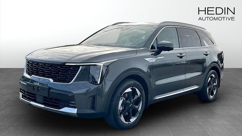 Grå (grey) Ny 2025 Kia Sorento Advance SUV | 705 900 kr - Bild 1/4