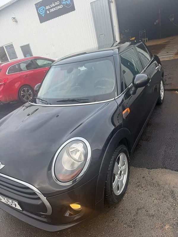 Begagnad 2017 Mini ONE Halvkombi | 60 000 kr (Superpris) - Bild 1/4