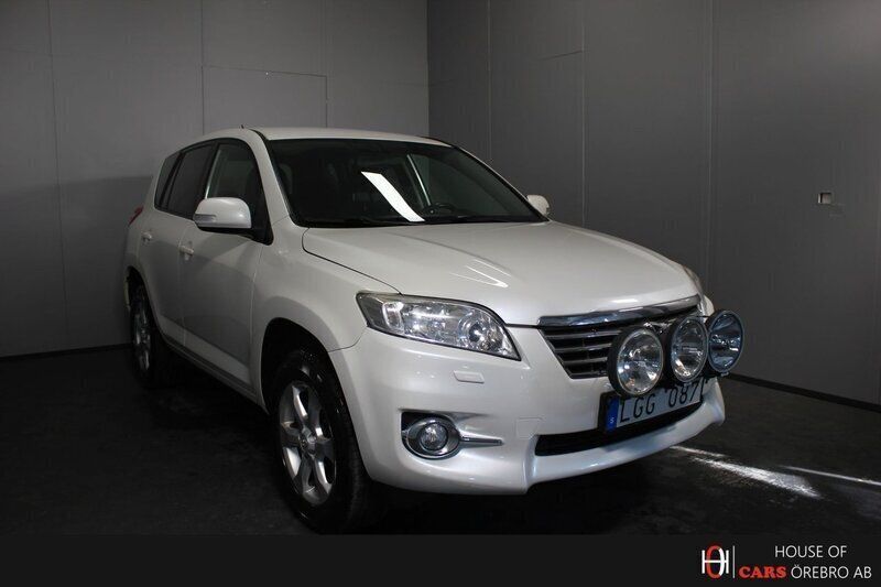 Vit Begagnad 2011 Toyota RAV4 Multidrive S SUV | 84 900 kr (Superpris) - Bild 1/4