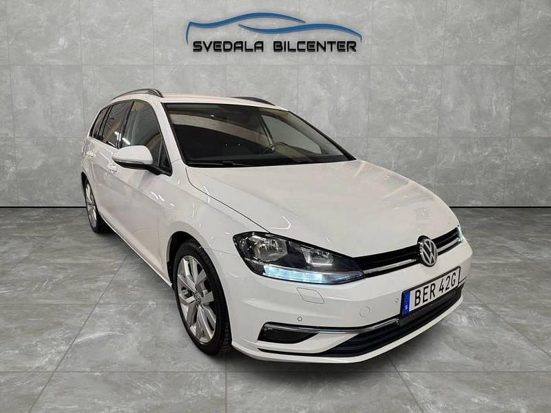 Vit Begagnad 2020 VW Golf VII GT | 159 900 kr (Superpris) - Bild 1/4