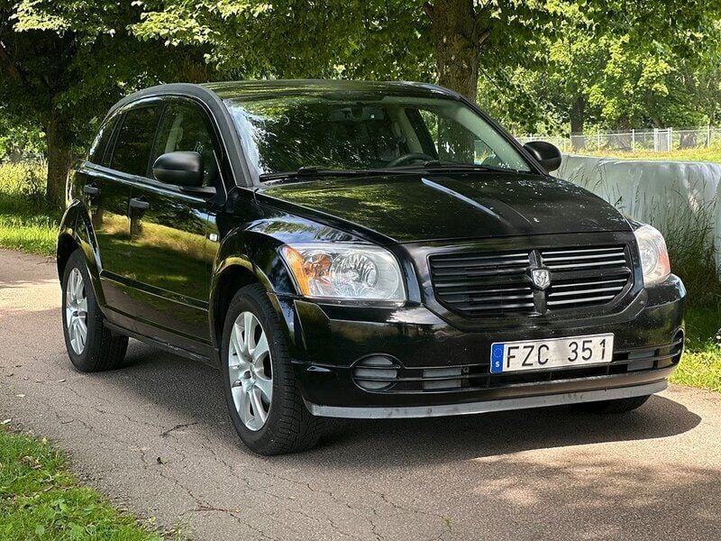 Svart Begagnad 2007 Dodge Caliber SUV | 29 900 kr (Marknadspris) - Bild 1/4