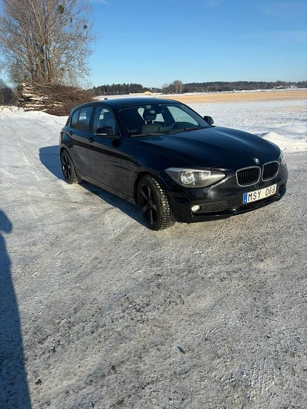 Begagnad BMW 118 143 HK (105 kW) 2012 Halvkombi