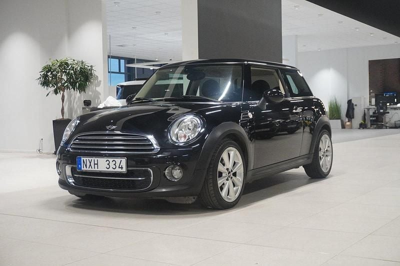 Svart Begagnad 2013 Mini Cooper Chili Halvkombi | 99 800 kr - Bild 1/4