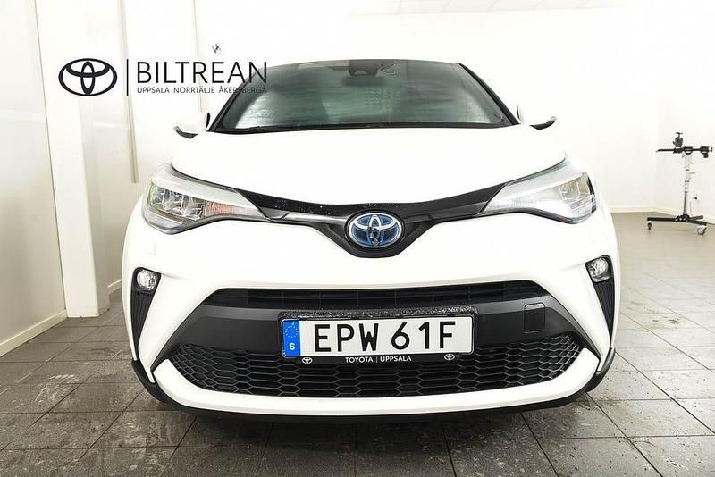Begagnad Toyota C-HR Active 122 HK (89 kW) 2022 Vit SUV
