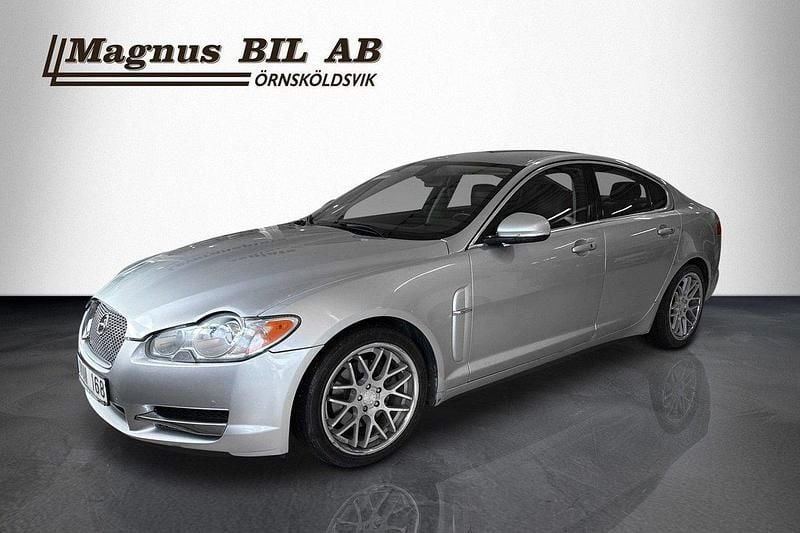 Ljusbrun Begagnad 2011 Jaguar XF Sedan | 99 900 kr (Bra pris) - Bild 1/4