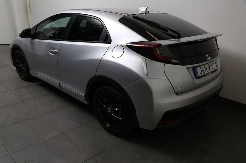Begagnad Honda Civic Sport 120 HK (88 kW) 2015 Silver Halvkombi