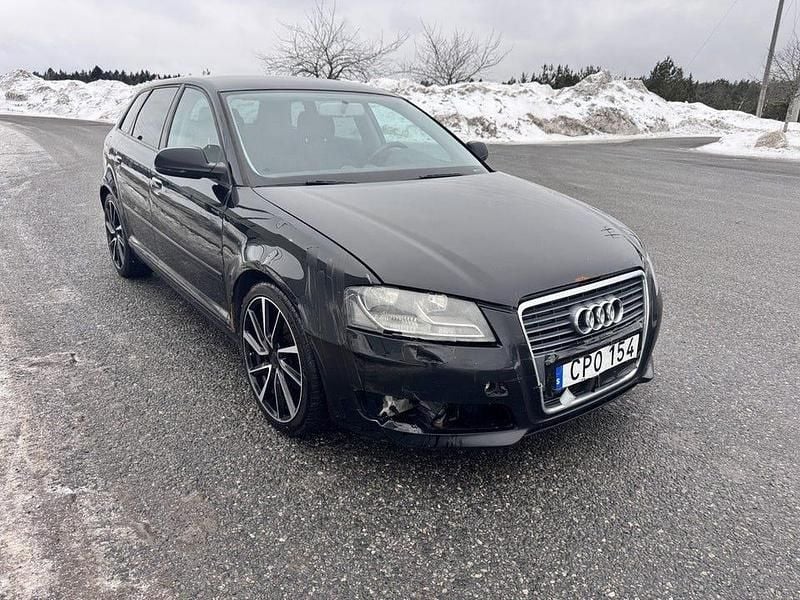 Begagnad Audi A3 Attraction 105 HK (77 kW) 2011 Svart Halvkombi