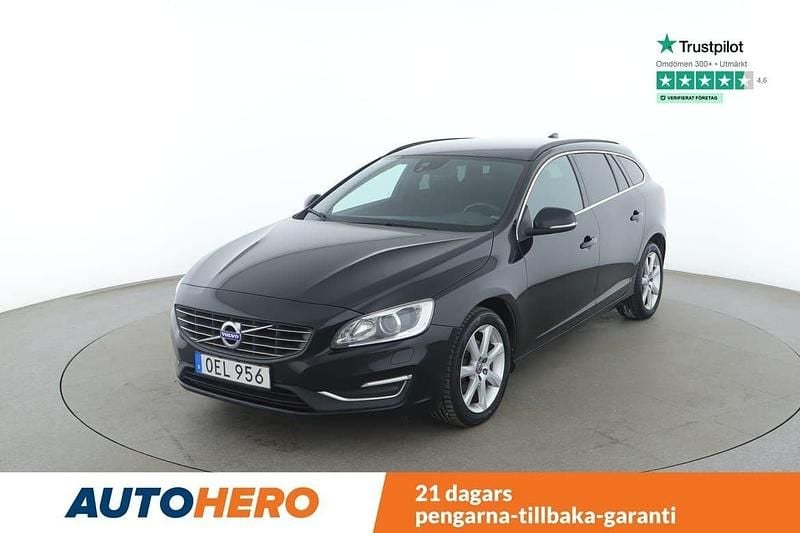 Svart Begagnad 2016 Volvo V60 Momentum Kombi | 143 000 kr (Marknadspris) - Bild 1/4