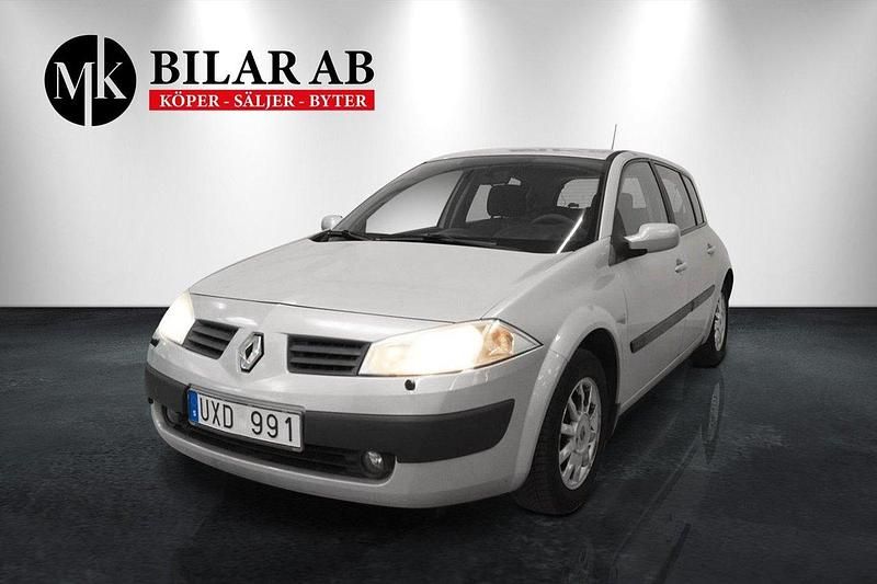 Ljusgrå Begagnad 2003 Renault Mégane II Halvkombi | 24 900 kr - Bild 1/4