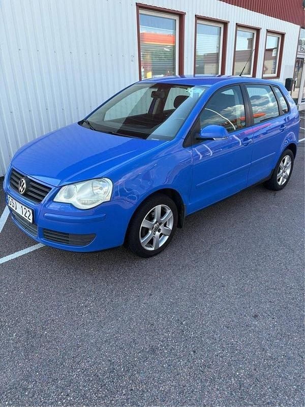 Blå Begagnad 2008 VW Polo Comfortline Halvkombi | 27 000 kr (Bra pris) - Bild 1/4